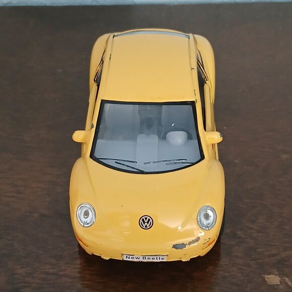 KINSMART VOLKSWAGON NEW BEETLE YELLOW SCALE 1/32 - Picture 7 of 8